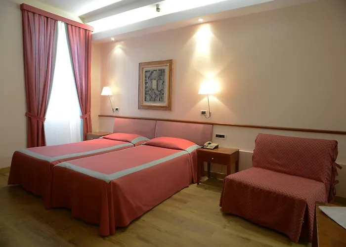 コロンビア ホテル 3*